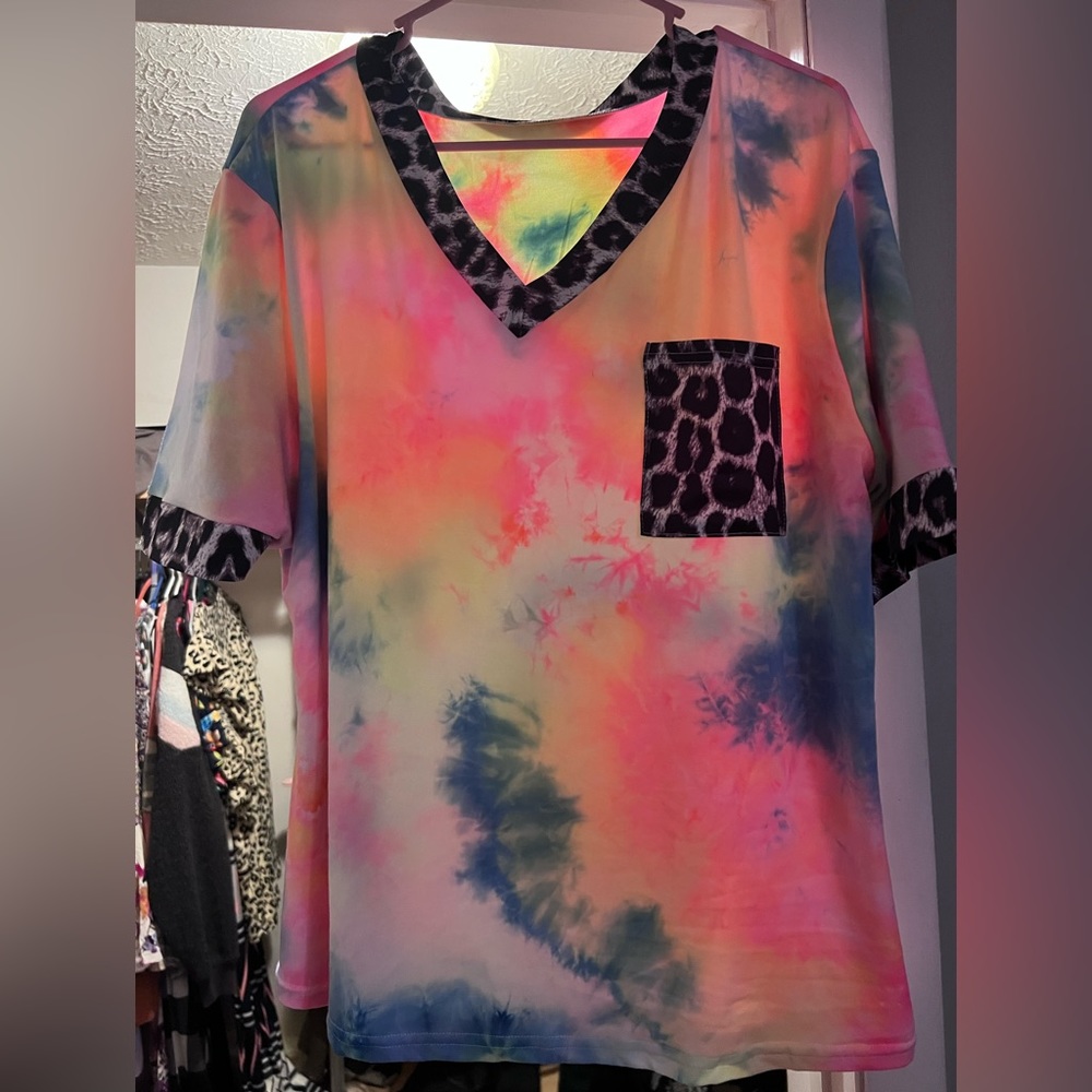 Tie dye with leopard print short sleeve top
